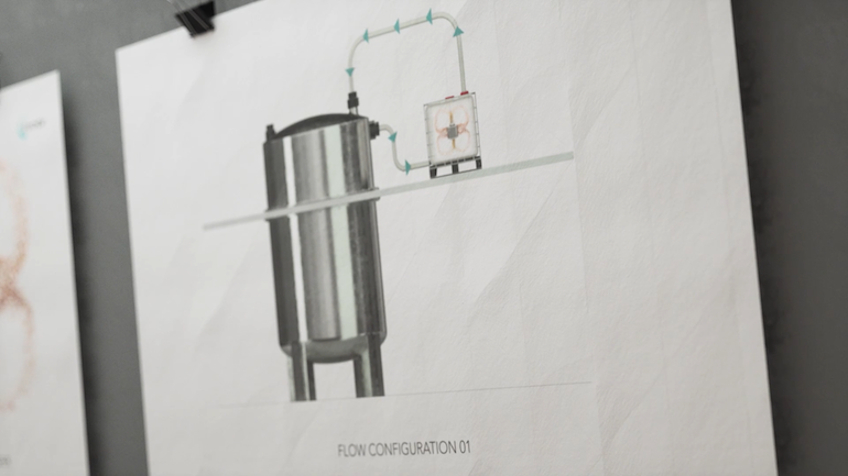 Flow Configuration - external‑loop setup where a mobile plug‑in RBR circulates liquid from the main reactor through a small treatment unit